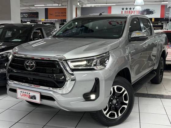 TOYOTA HILUX 2.8 D-4D TURBO DIESEL CD SRX LIMITED 4X4 AUTOMÁTICO TOYOTA HILUX 2.8 D-4D TURBO DIESEL CD SRX LIMITED 4X4 AUTOMÁTICO